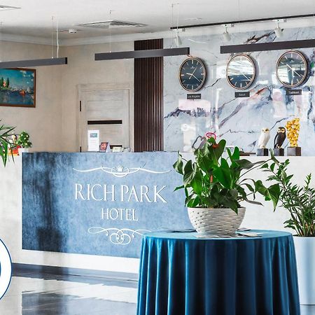 Rich Park Hotel Tasjkent Eksteriør bilde